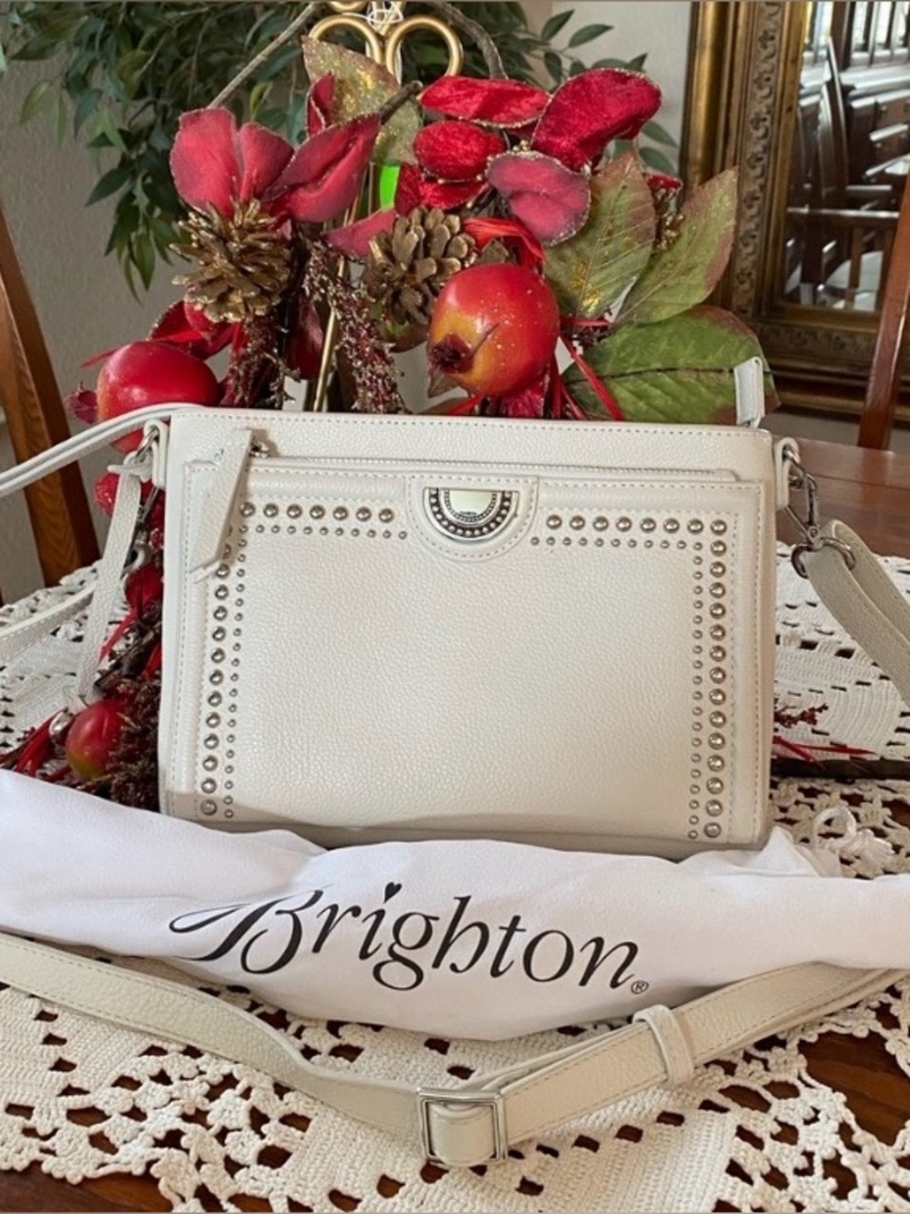 Brighton Jordyn Ivory Leather Crossbody Organizer Mint Condition & Storage Bag